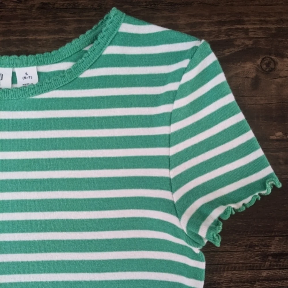 Gap Tee Shirt